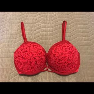 32D Red 2 cups Victoria’s Secret Bombshell…